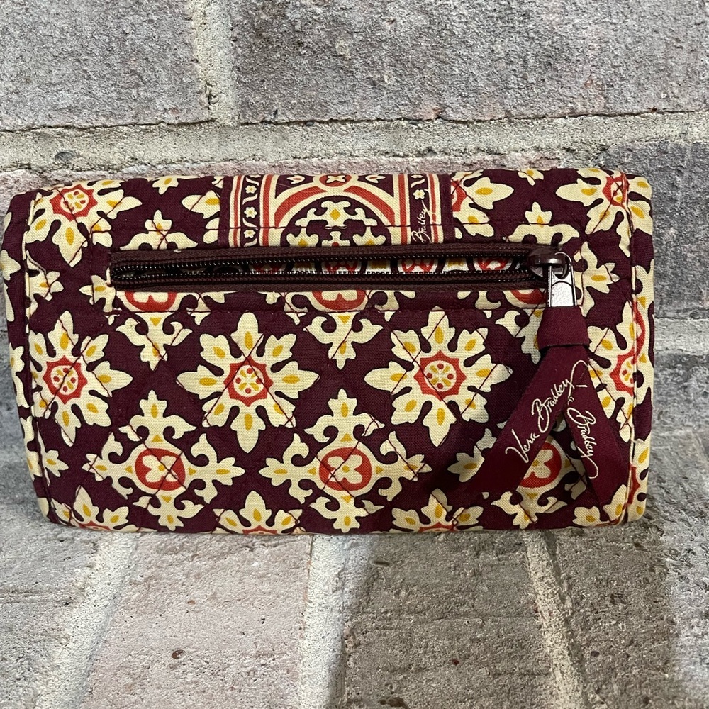 🤎Stylish Vera Bradley Multicolor Clutch - Picture 2 of 5